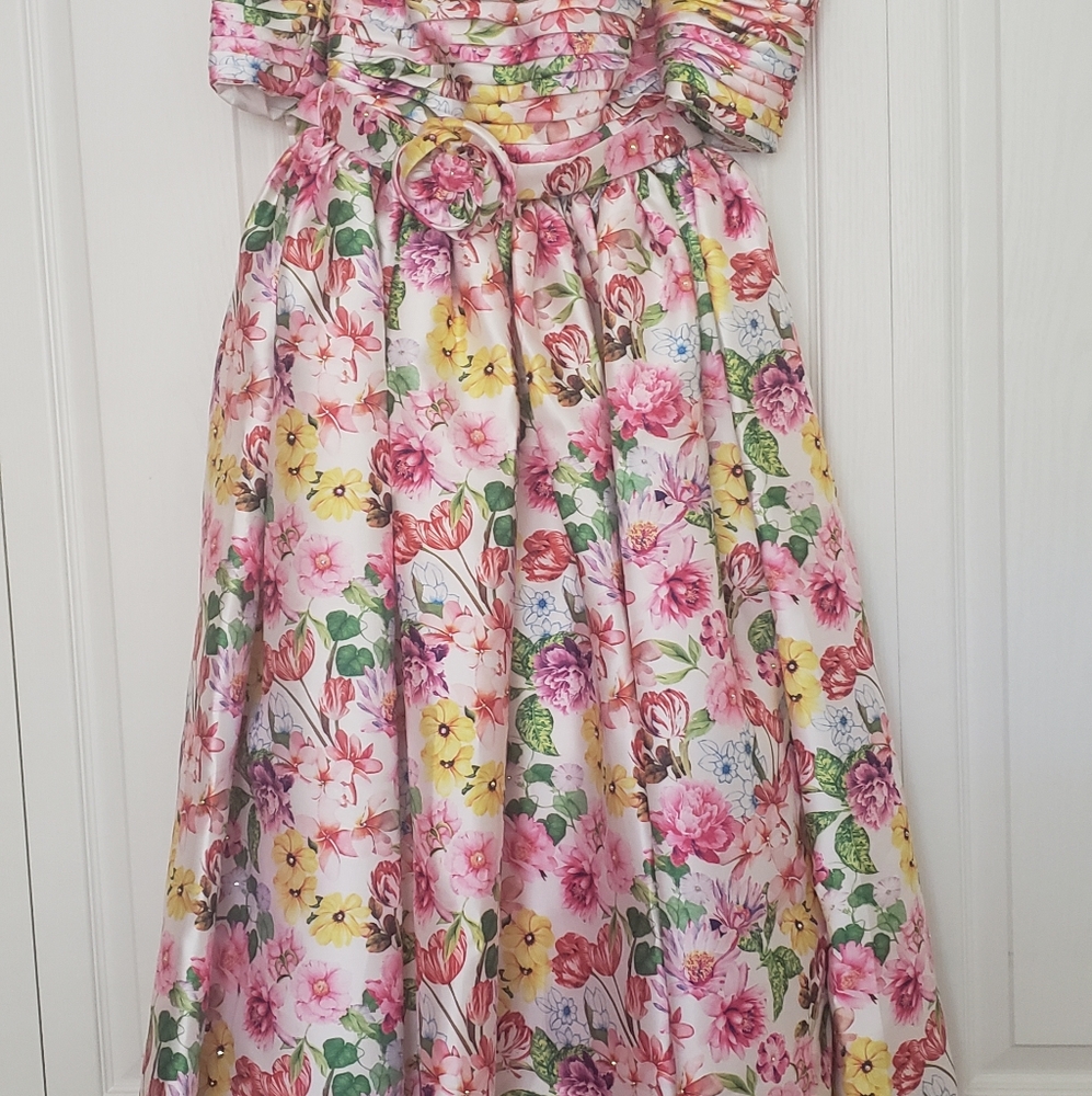 Beautiful pageant gown